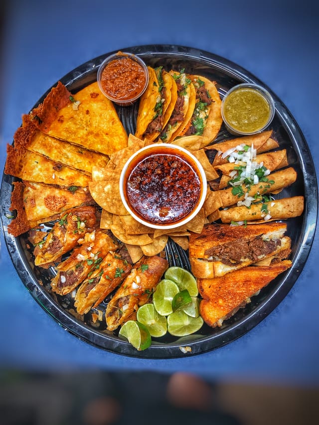 FAMOUS BIRRIA PLATTER.